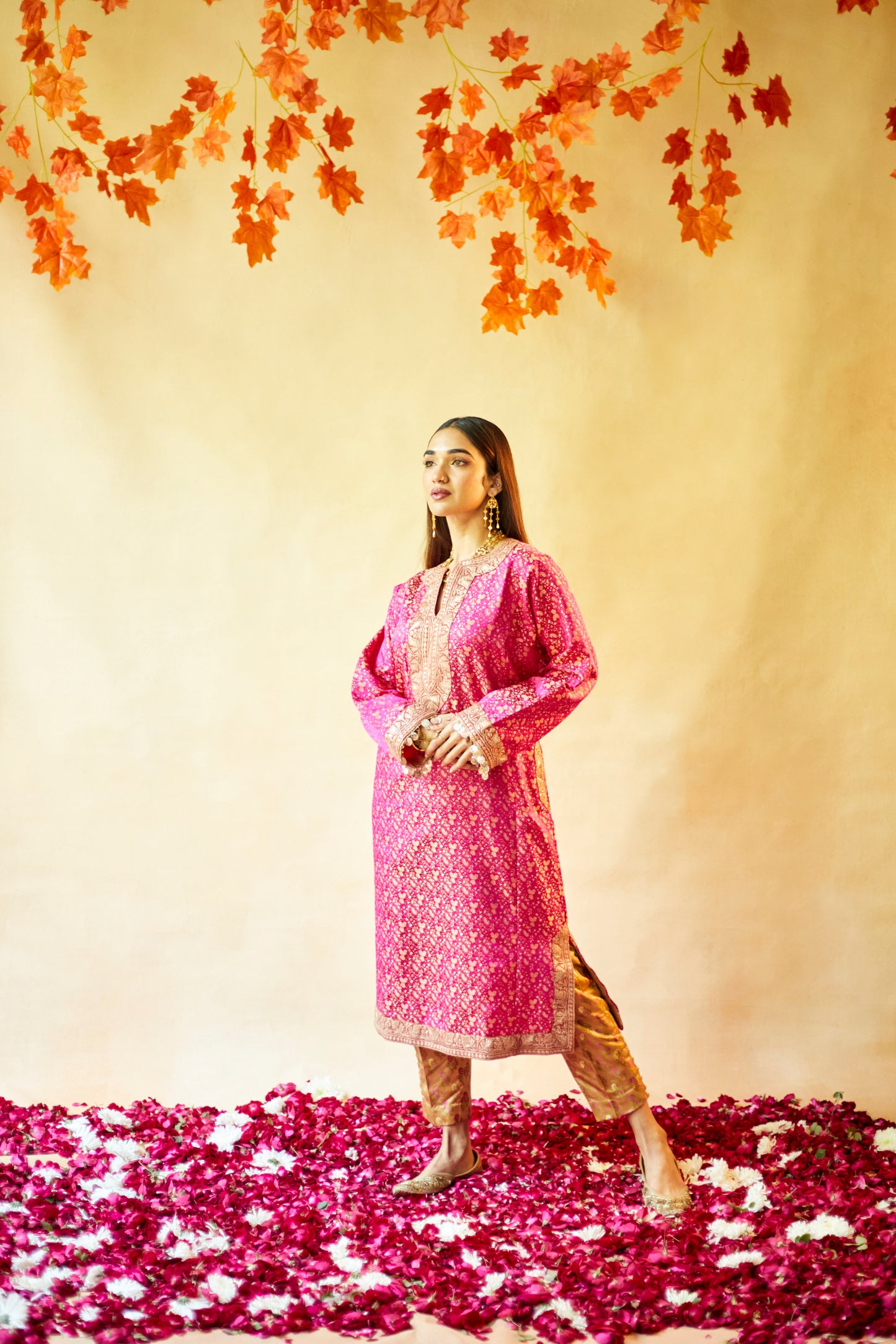 Rani Pink Tanchui Brocade Pheran Set