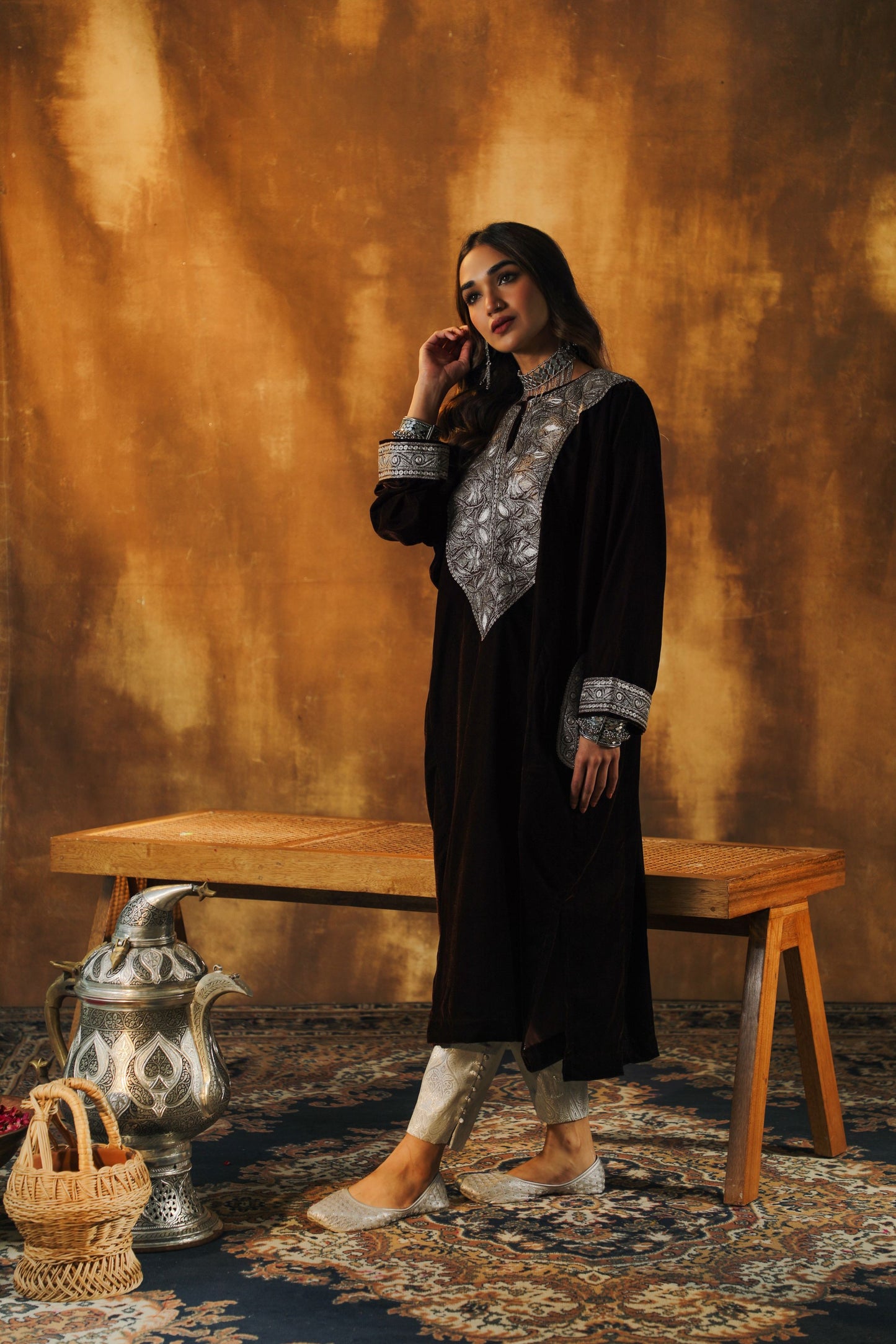 Dark Brown SV Silver Tilla Pheran