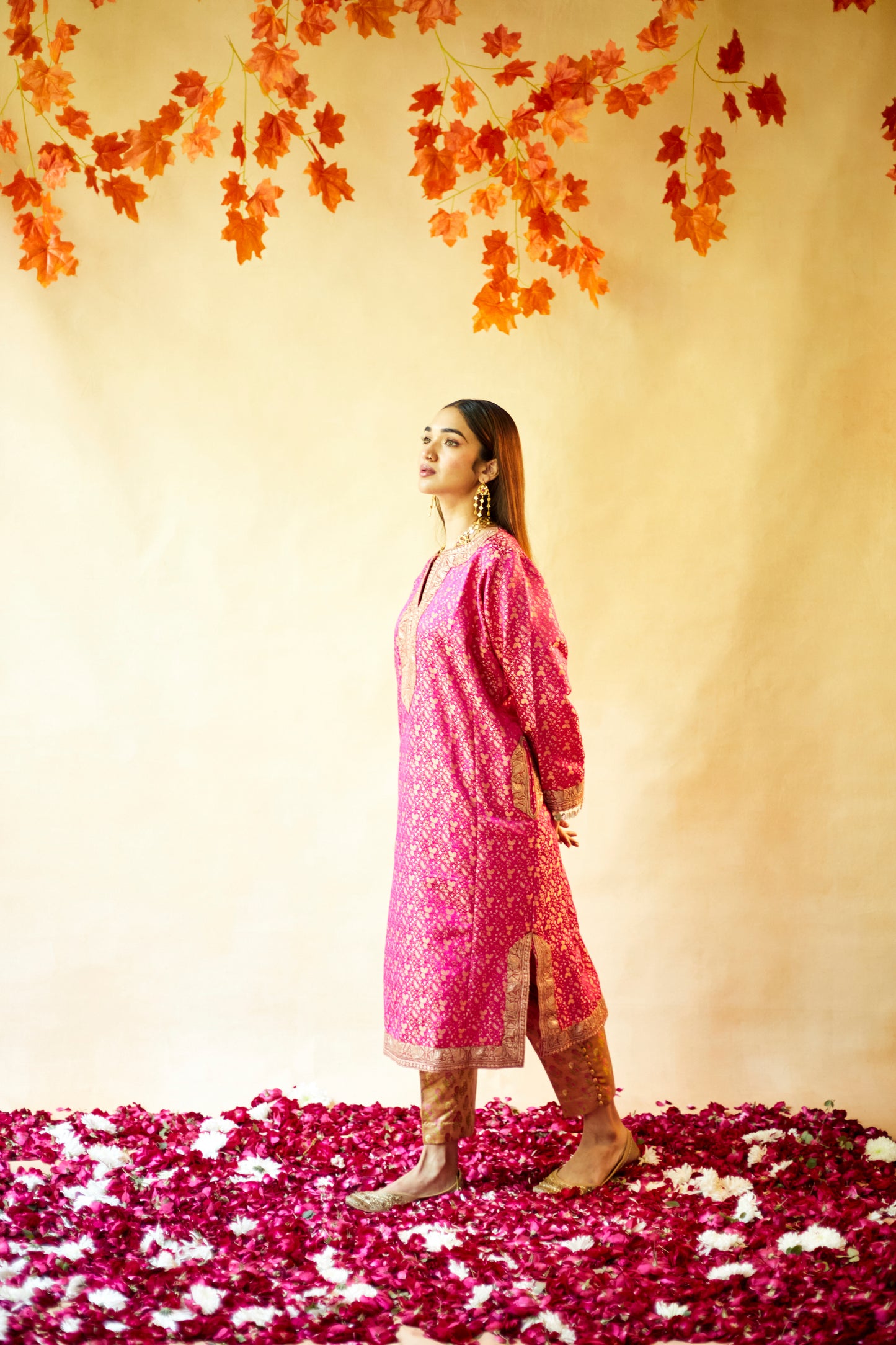 Rani Pink Tanchui Brocade Pheran Set